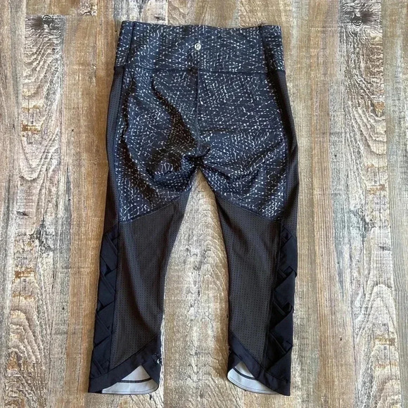 Lululemon  Capris - Picture 5 of 9